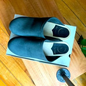 No. 6 Valley Clog on Low Base in Marine